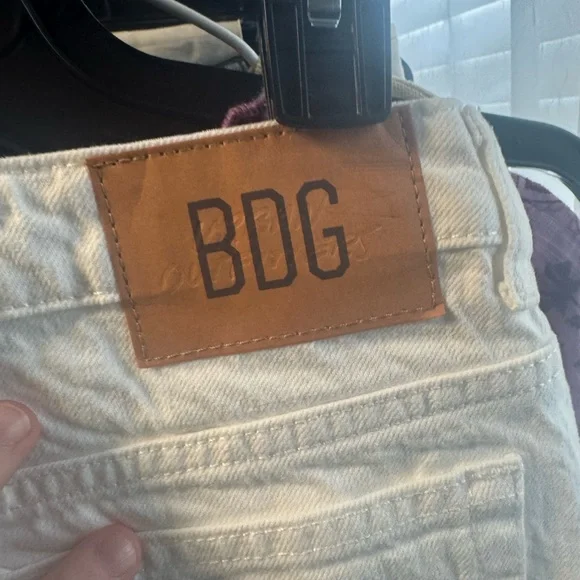 BDG White Pockets 90s Long Inseam Short NWOT Retail $59 - Picture 7 of 7